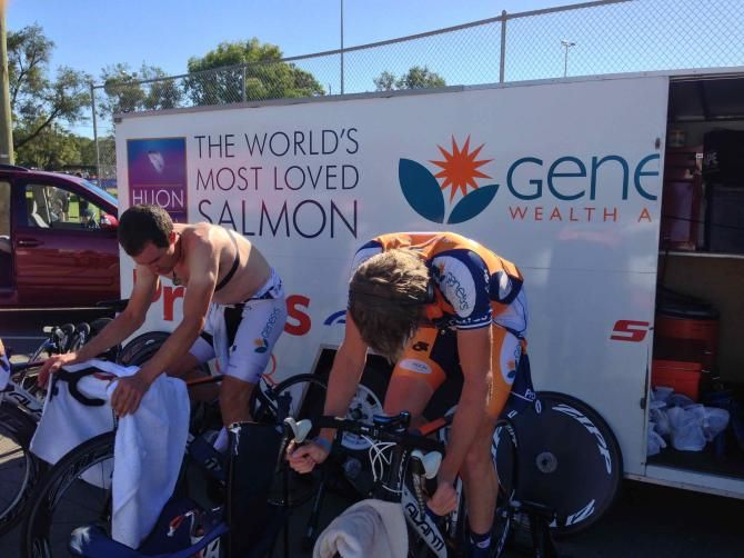 Eventual first and second-place finishers Joe Cooper and Aaron Donnelly (Huon Salmon-Genesys) go through their warm-up routines