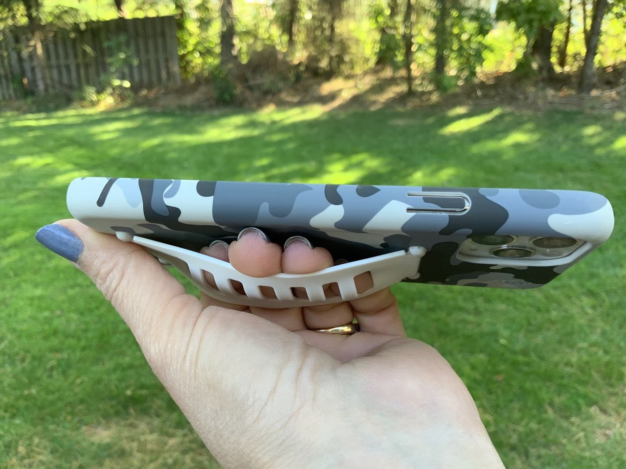 Grip2&uuml; Slim Grip iPhone Case