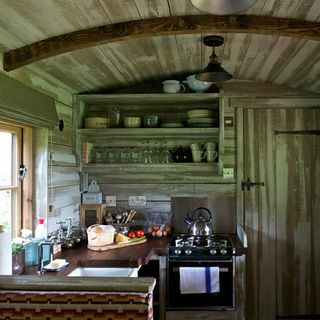 plankbridge kitchen cabins