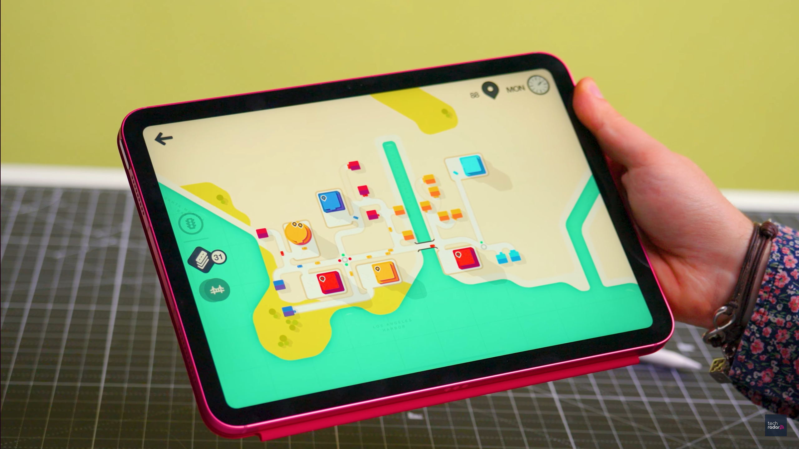 iPad 10.9 (2025) review images