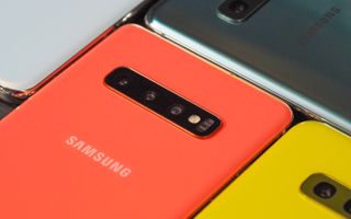 The Galaxy S10e comes in yellow and green. The Galaxy S10 Plus has pink and white options.
