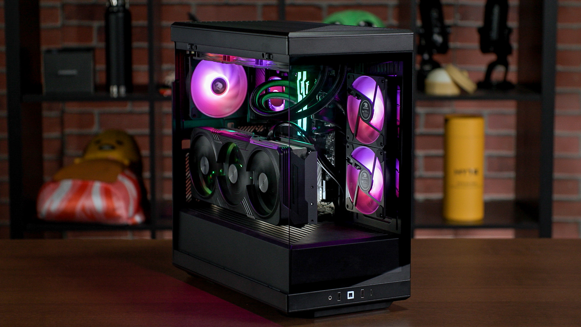 iBUYPOWER celebrates the launch of the HYTE Y40 Case with two new RDY systems