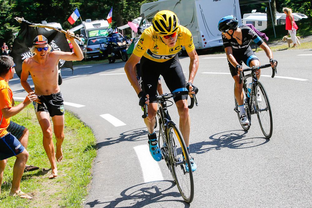Froome gets a gap on Nairo Quintana after teammate Richie Porte swings off.