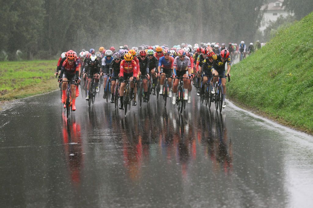 SAN LUCA ITALY OCTOBER 05 A general view of the peloton competing during the 11th Giro dellEmilia Internazionale Donne Elite 2024 a 1138km one day race from Vignola to Bologna San Luca 267m on October 05 2024 in San Luca Italy Photo by Dario BelingheriGetty Images