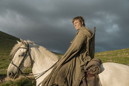 Ser Duncan the Tall sitting on Sweetfoot the horse in A Knight of the Seven Kingdoms