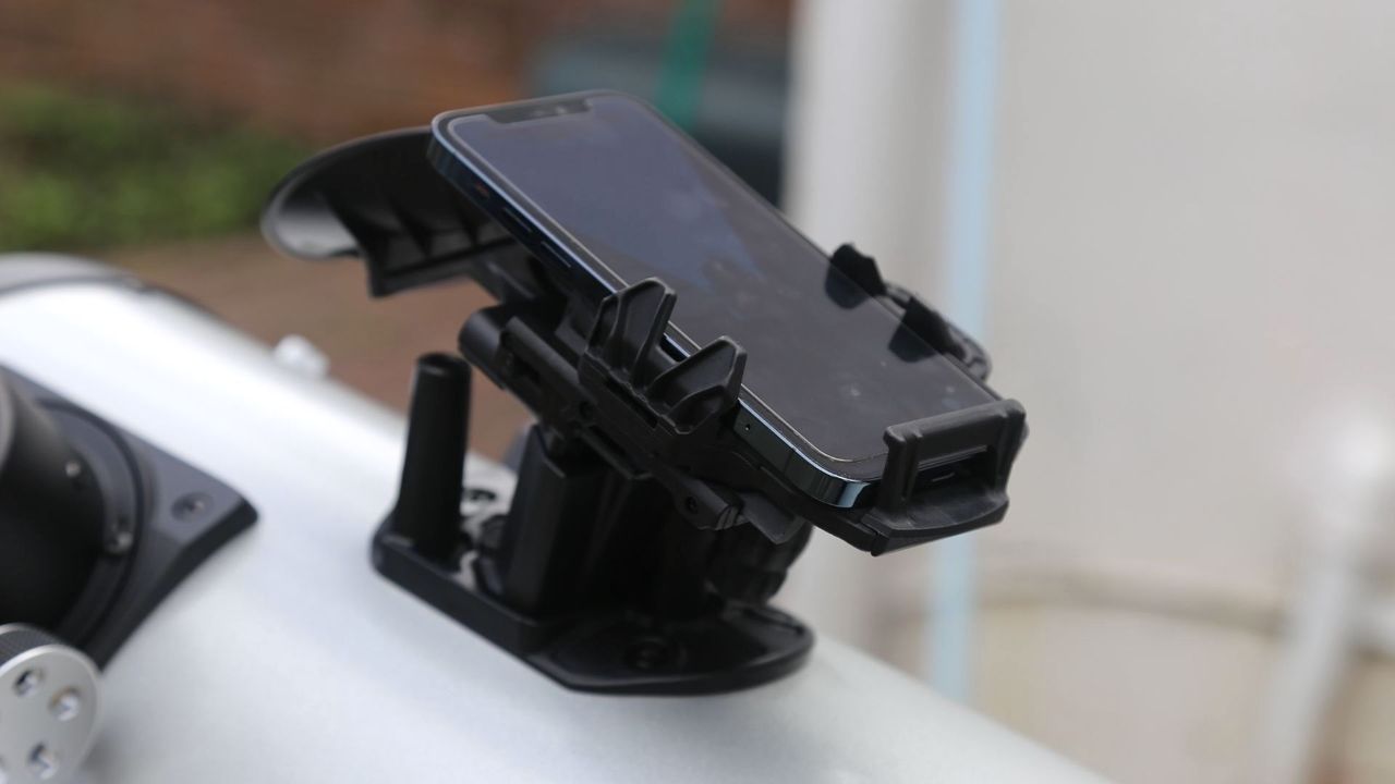 Close up of Celestron StarSense Explorer 8" Dobsonian telescope phone mount