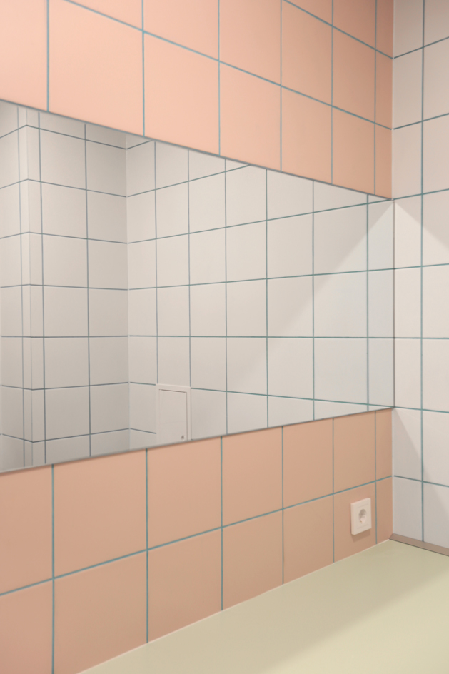 Supaform dental clinic bathroom