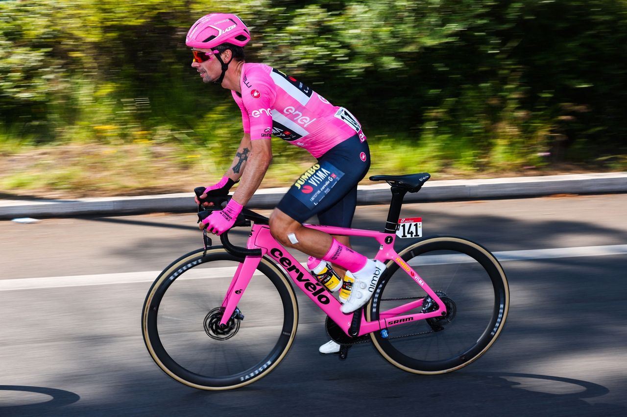 Primoz Roglic riding custom pink cervelo s5