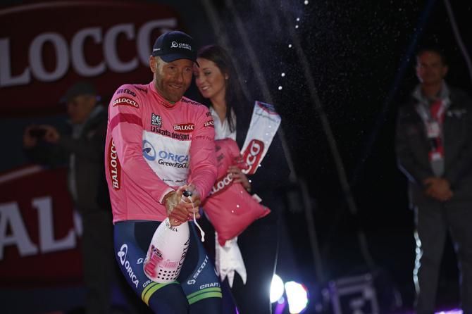 Svein Tuft opens the champagne