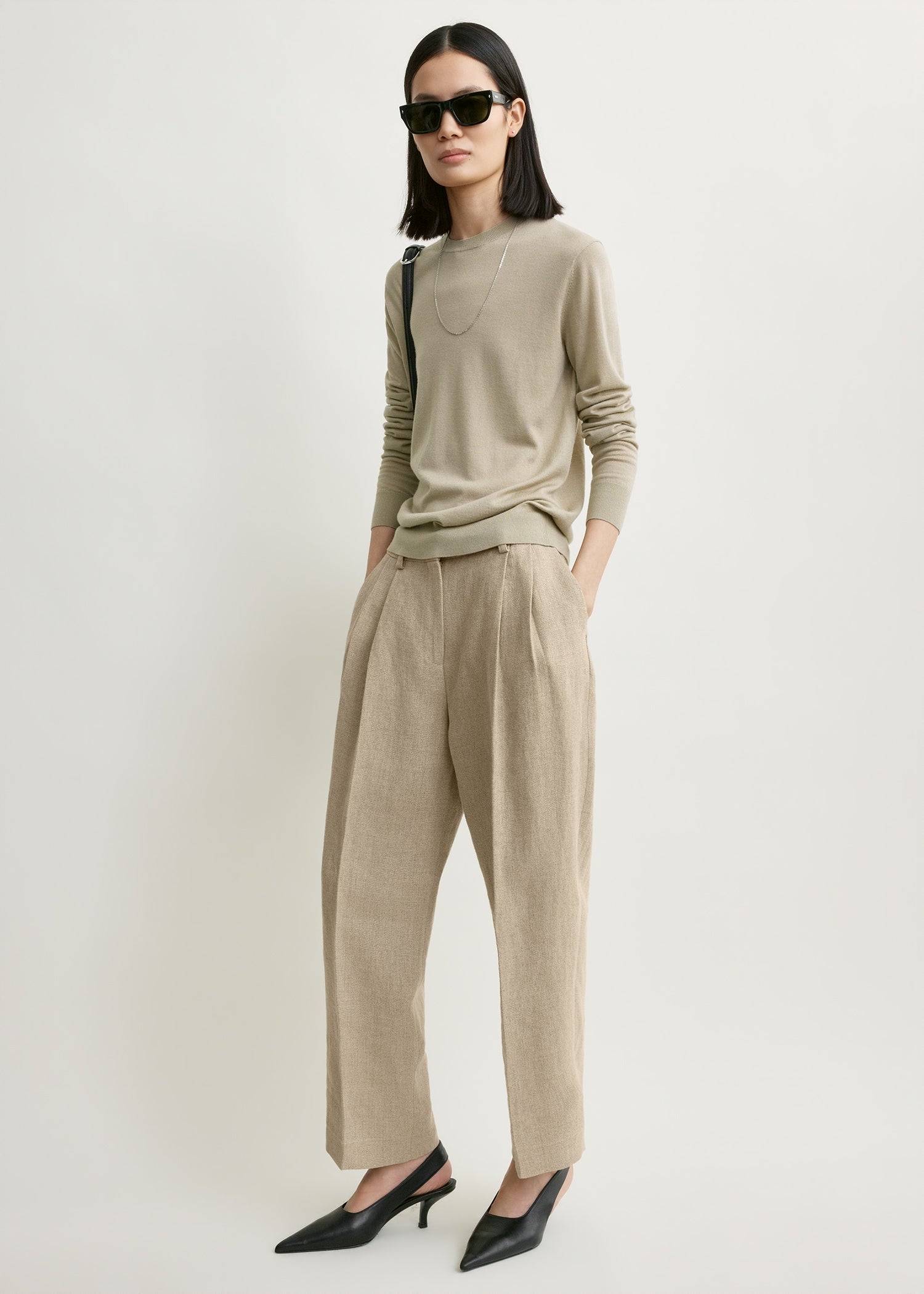 Double-Pleat Cropped Linen Trousers Beige - 30