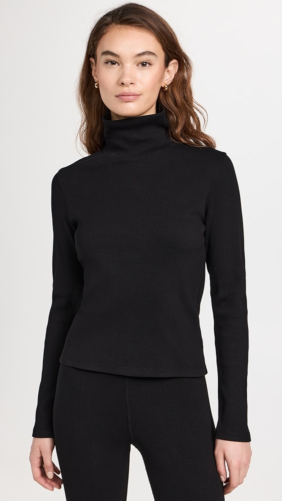 Donni. Rib Turtleneck