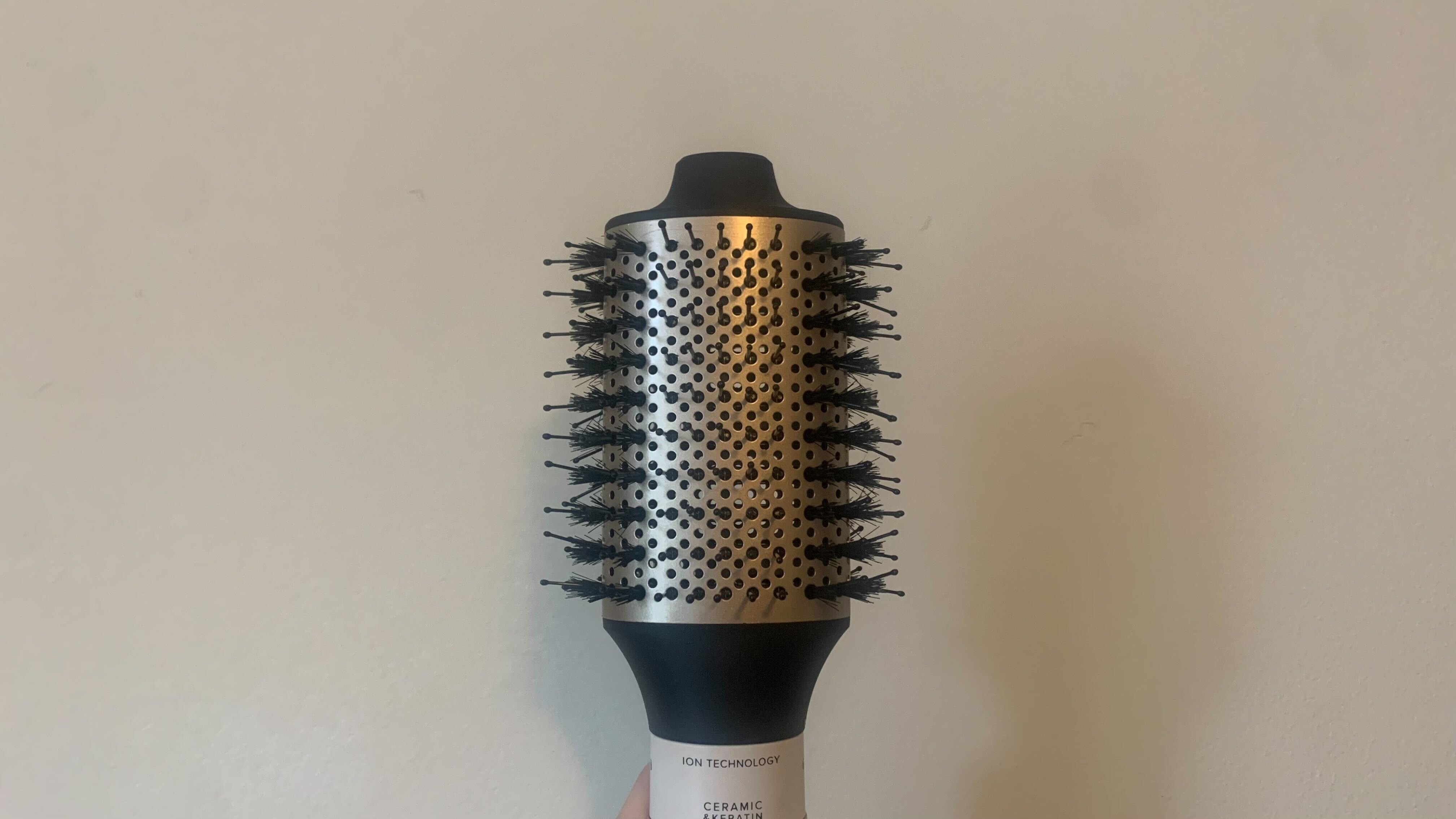 Bellissima Air Wonder 8 in 1 Hot Air Styler being held by author