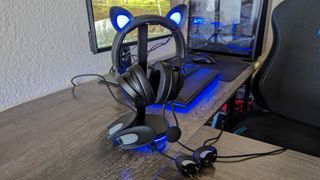 Image of the Razer Kraken Kitty V2 Pro headset.
