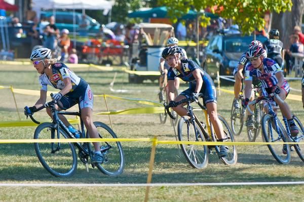 The field led by Sue Butler on the early laps