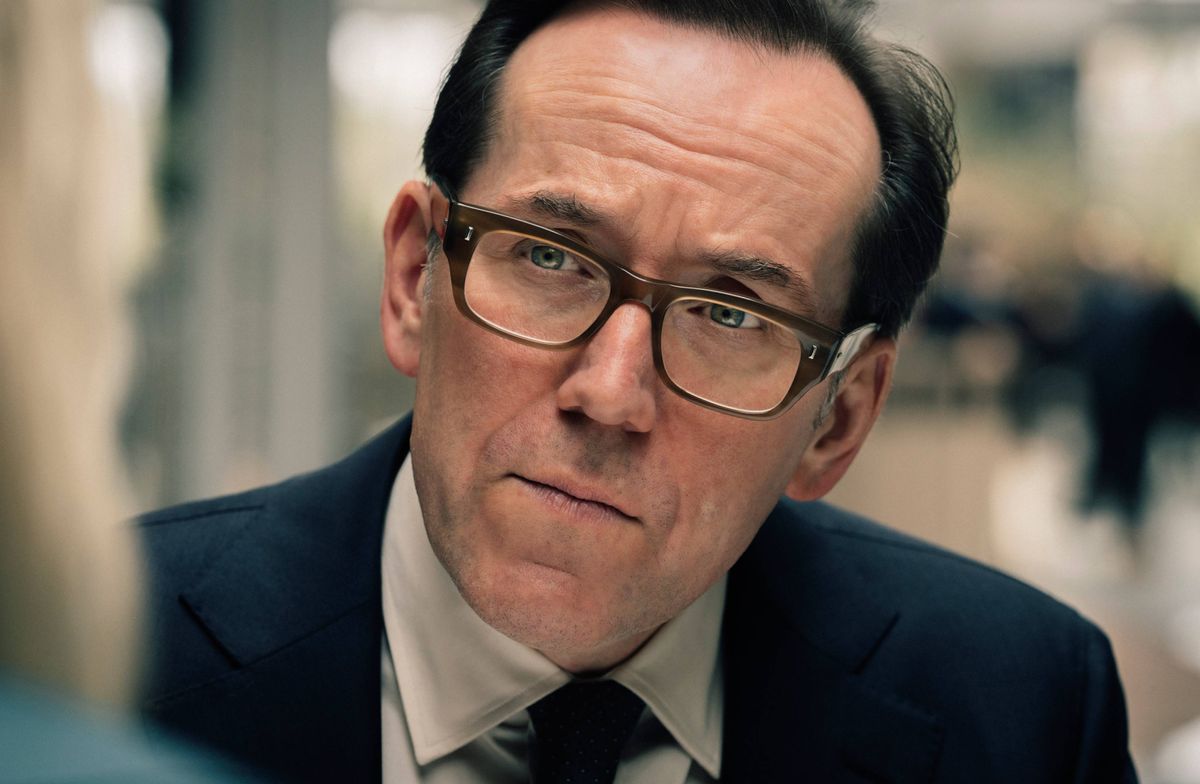 Ben Miller as Detective Superintendent Richard Groves in Suspect season 2