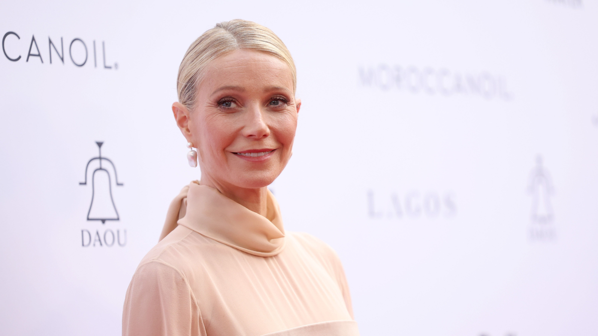 Gwyneth Paltrow found a stylish alternative to the traditional cafe curtain in her Montecito kitchen