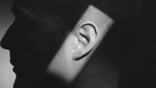 Monochrome ear