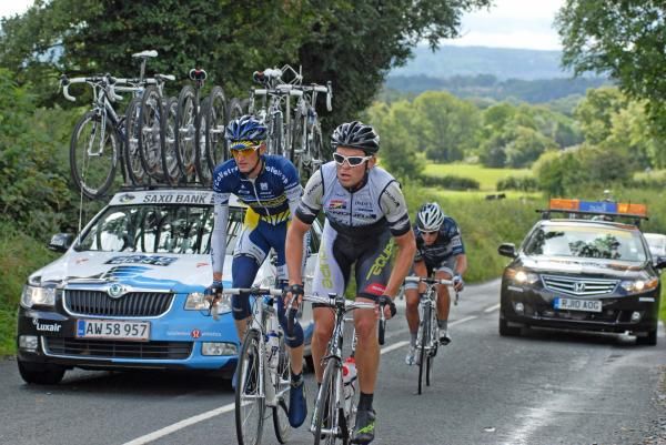 Jack Bauer (Endura) leads the early break.