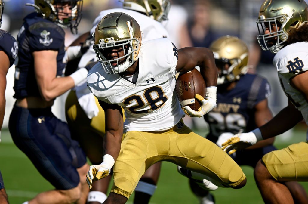 Griffin Eifert #28 of the Notre Dame Fighting Irish rushes the ball against the Navy Midshipmen at M&amp;T Bank Stadium on November 12, 2022 