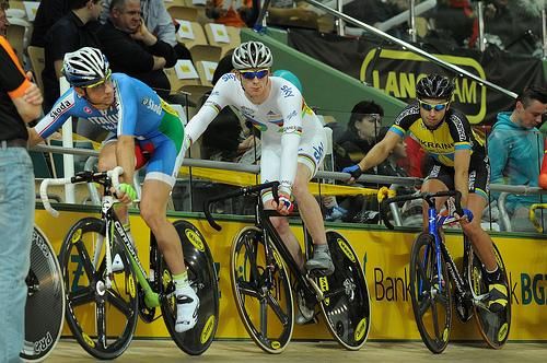 Ed Clancy lines up in the points race.