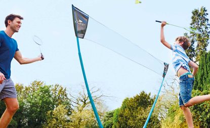 Aldi crane badminton net and shuttlecock 