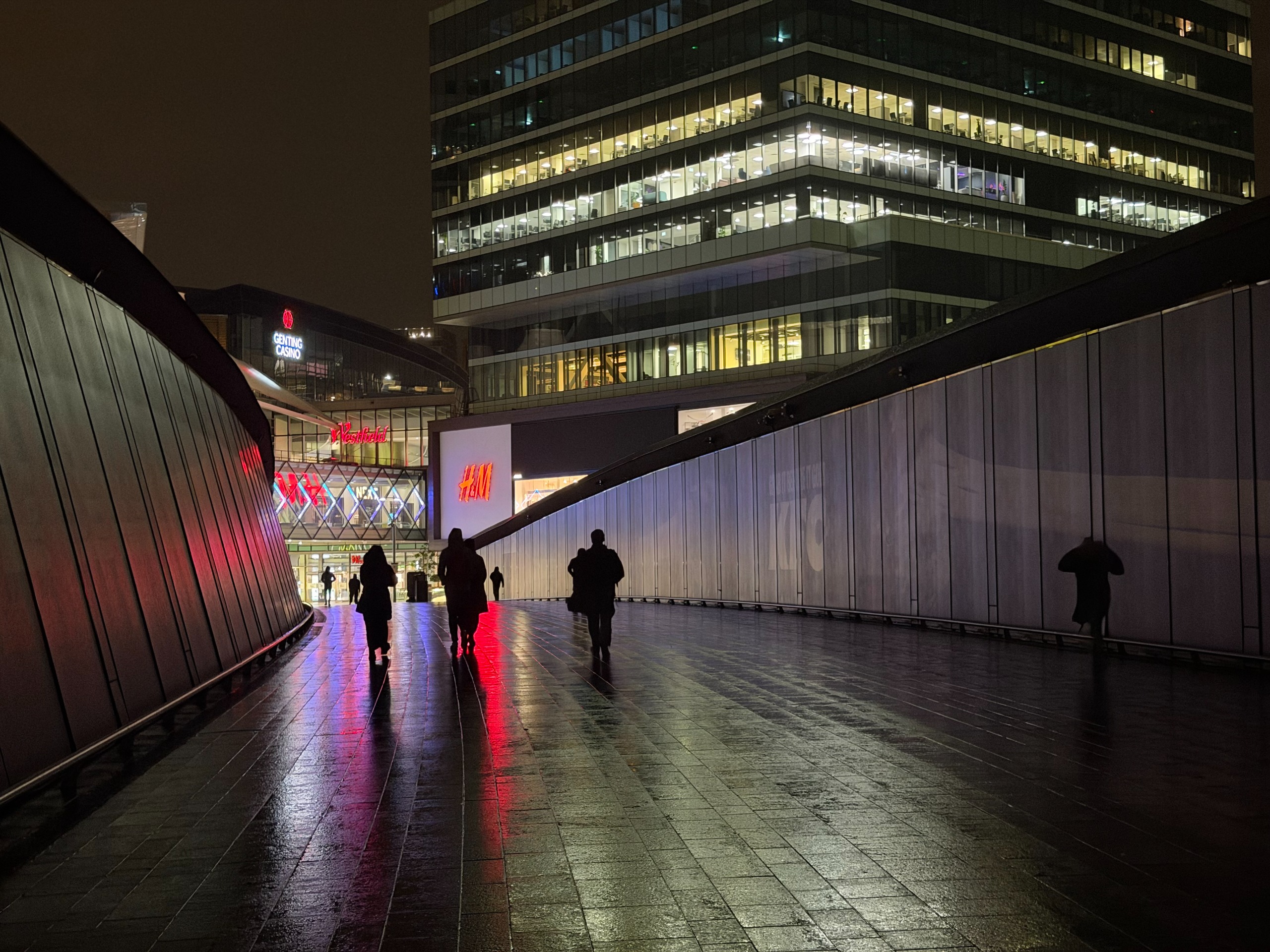 Westfield Stratford City before sunrise