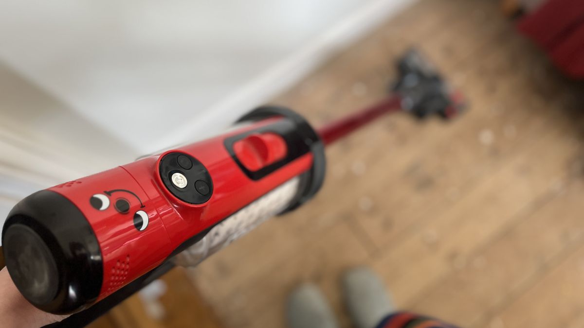 Henry Quick on test vacuuming hard floor