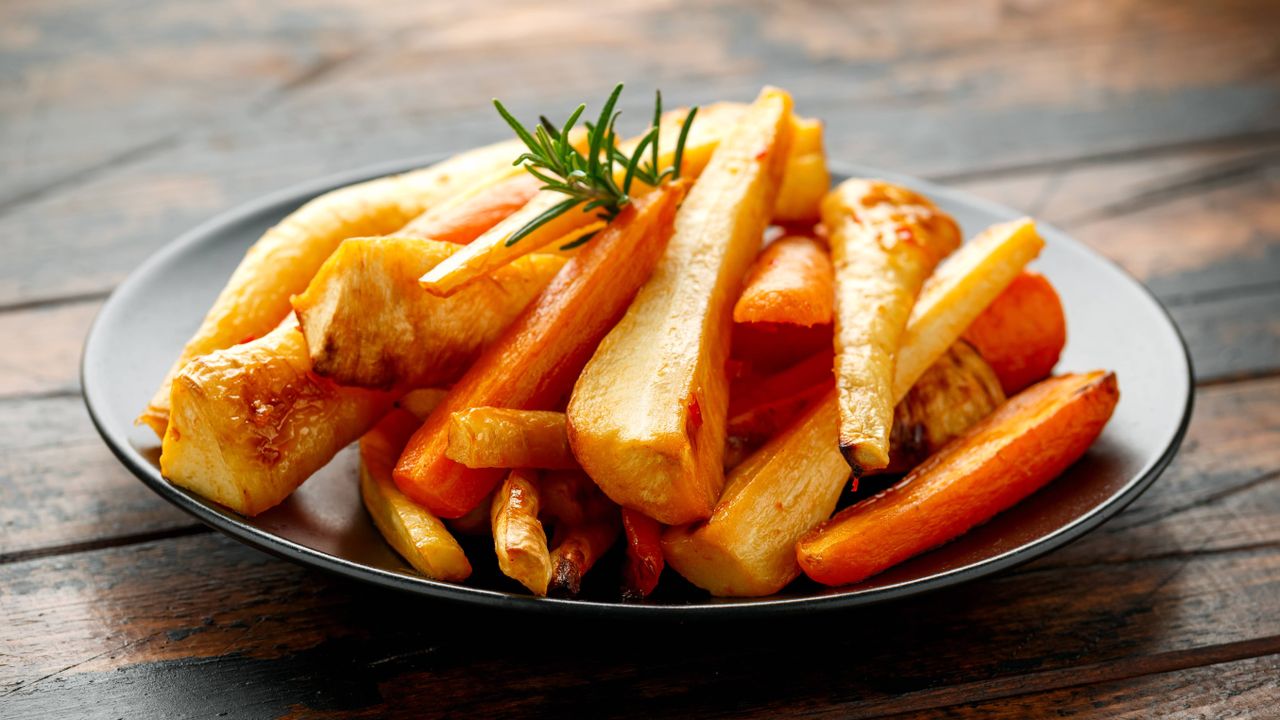 Gordon Ramsay&#039;s honey-glazed carrots and parsnips