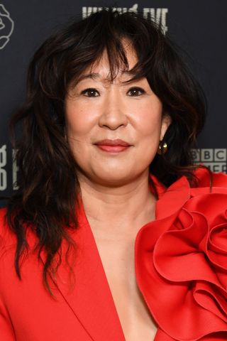 Sandra Oh pictured with glowing skin
