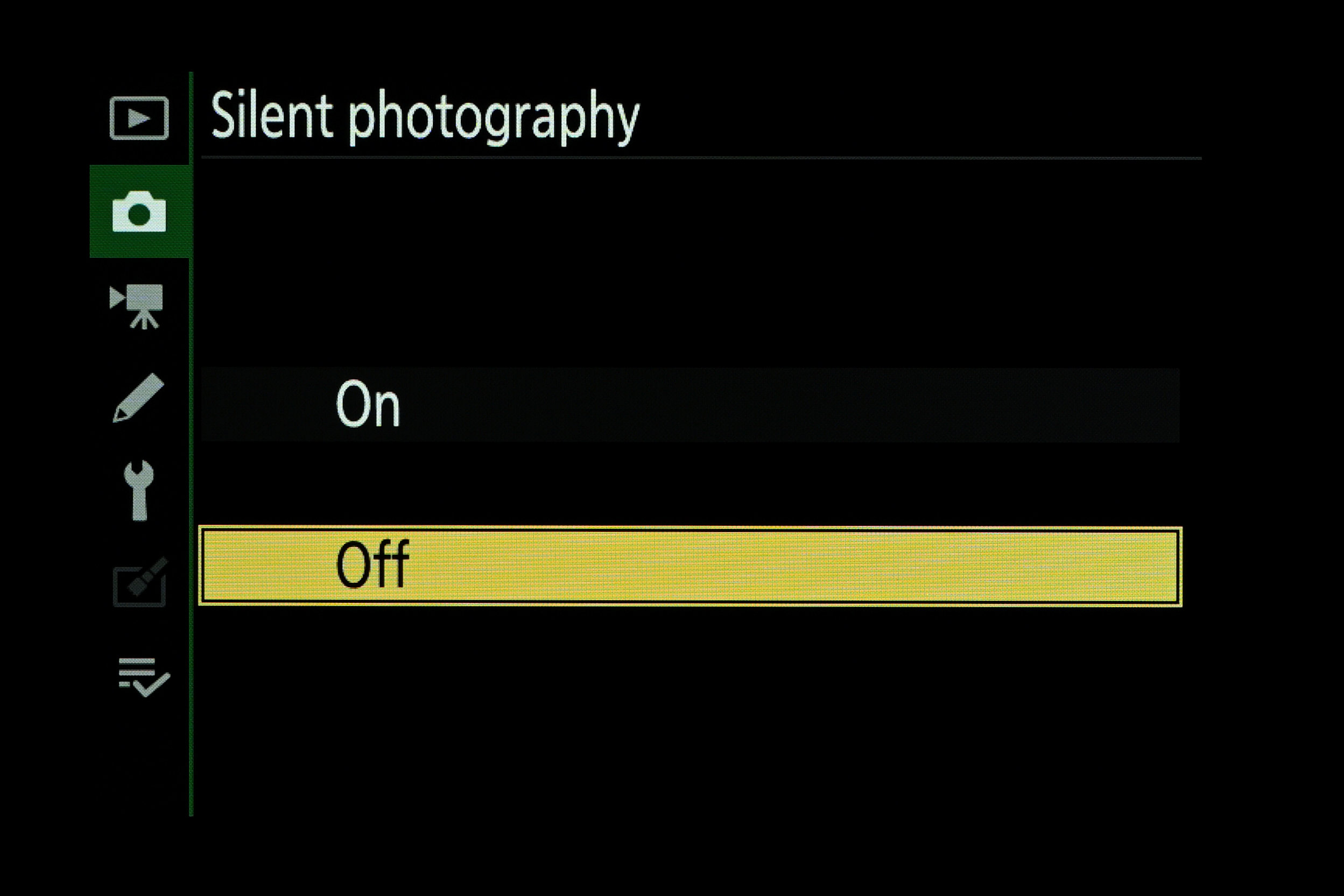 Nikon menu screens for shutter release options