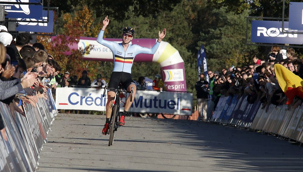 Toon Earts wins the 2016 European Cyclo-cross Championship