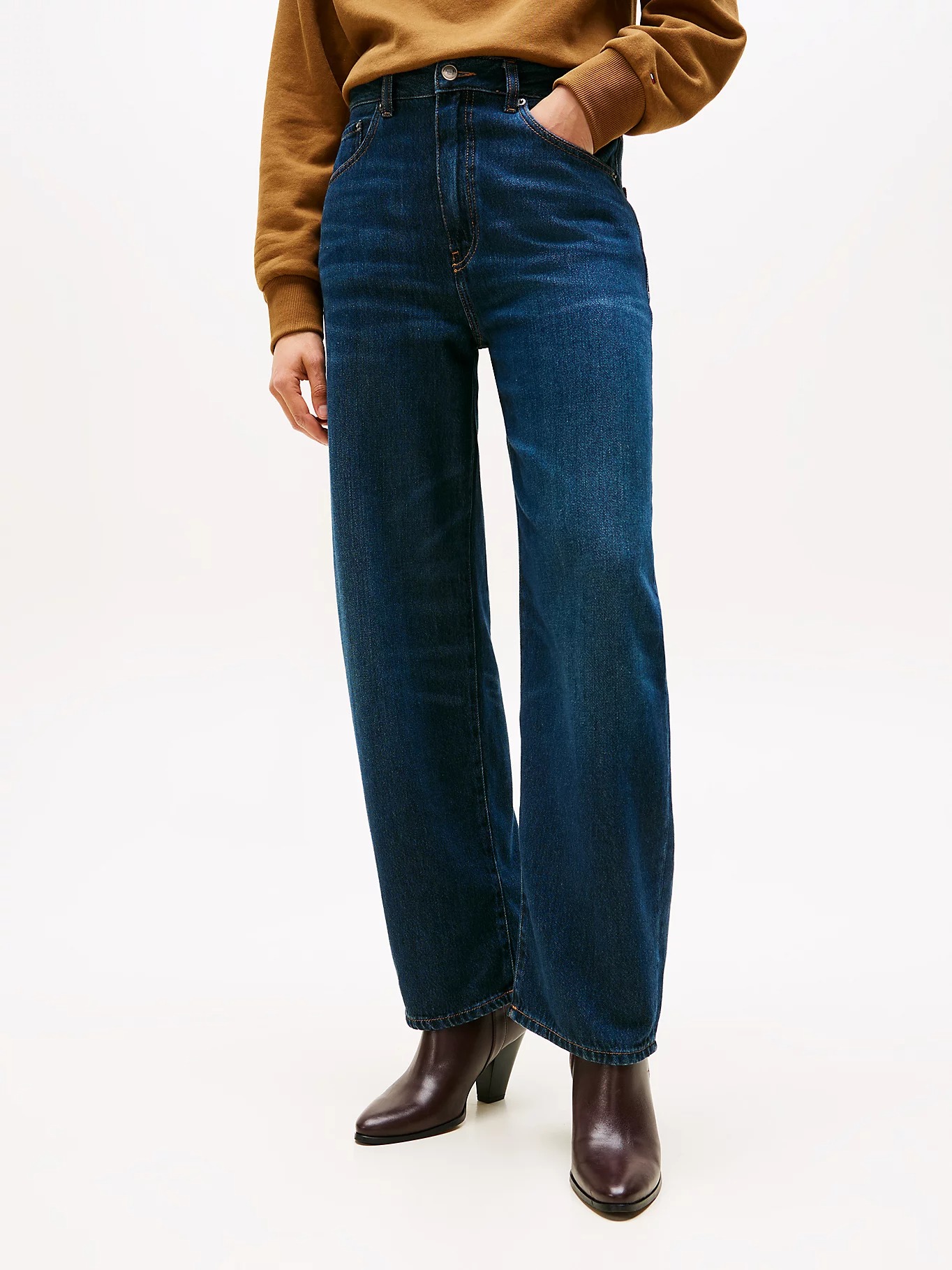 Tommy Hilfiger, Mid Rise Relaxed Barrel Leg Jeans