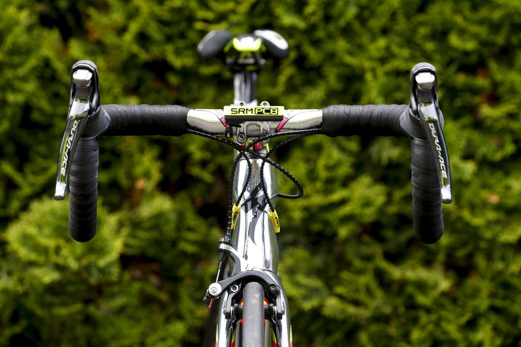 Contador's mechanic Faustino Mu&ntilde;oz Cambron ensures it's a clean front end with Alligator cable housing