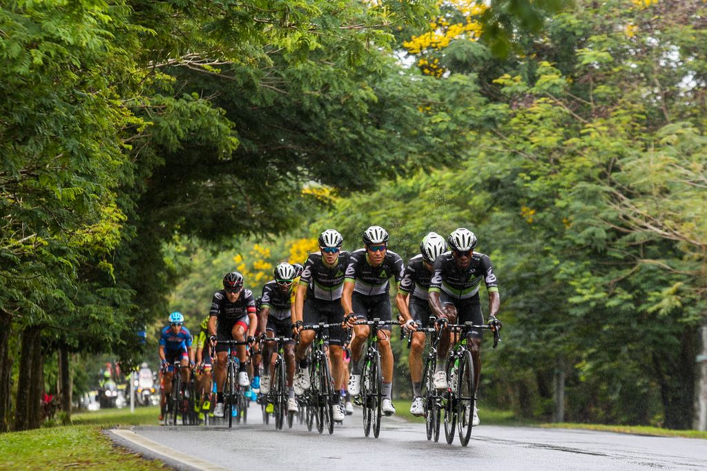 The Dimension Data team leading the peloton