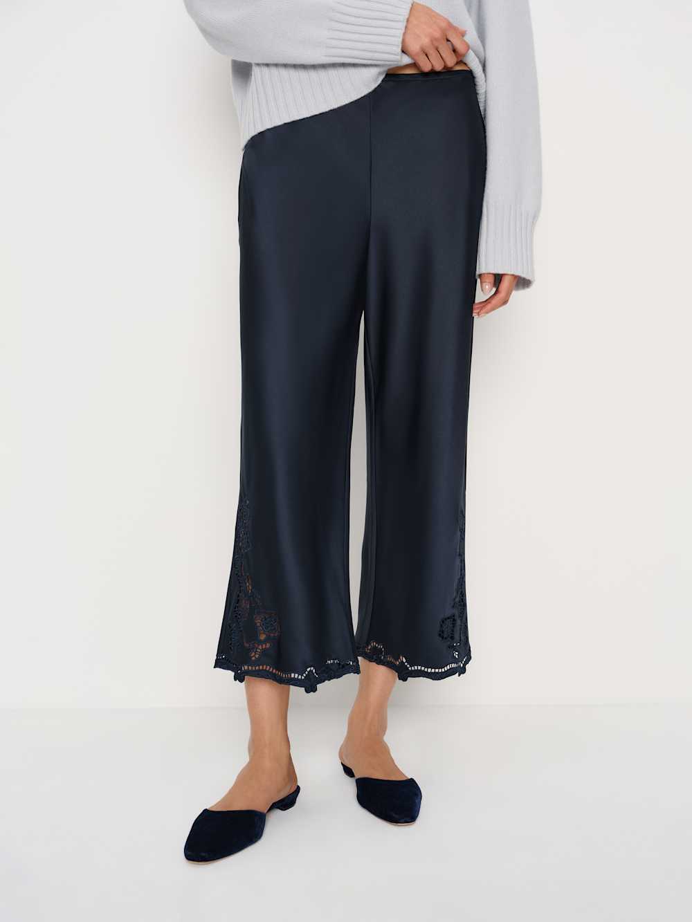 Gale Satin Mid Rise Capri Pant