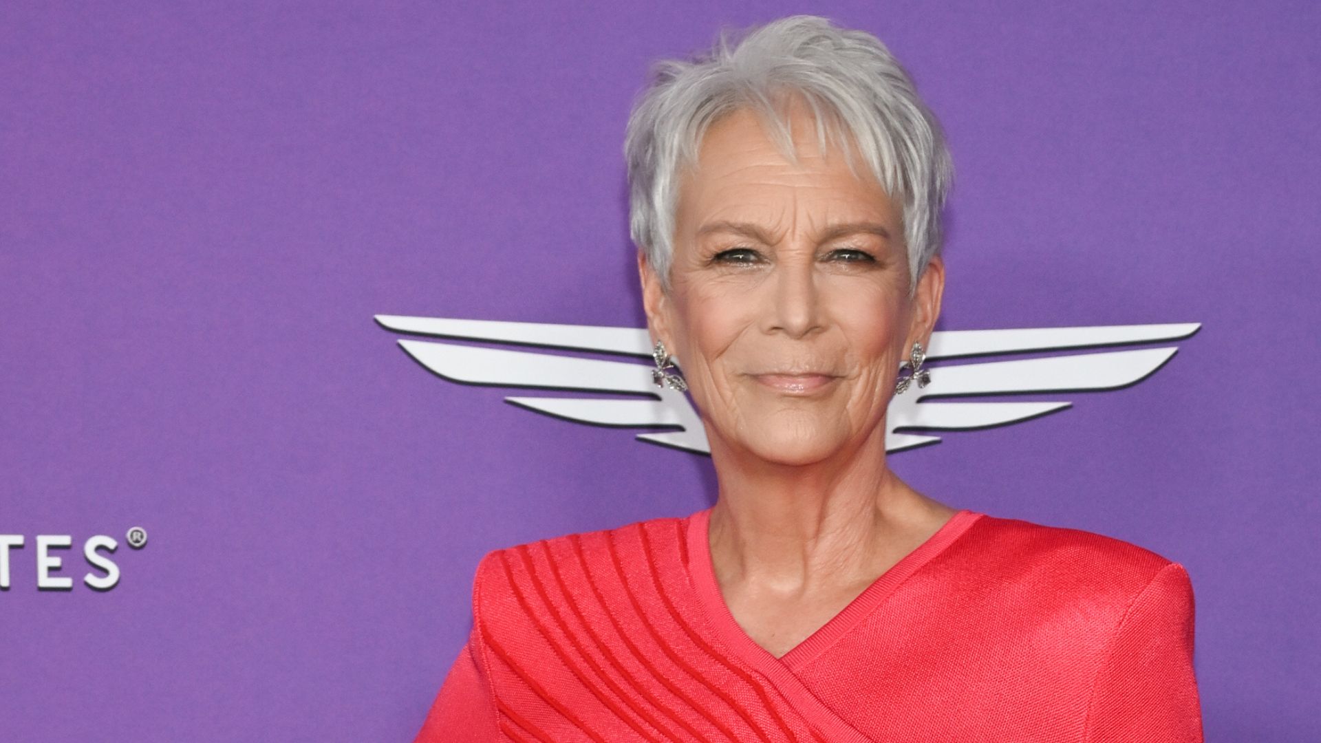 headshot of jamie lee curtis 