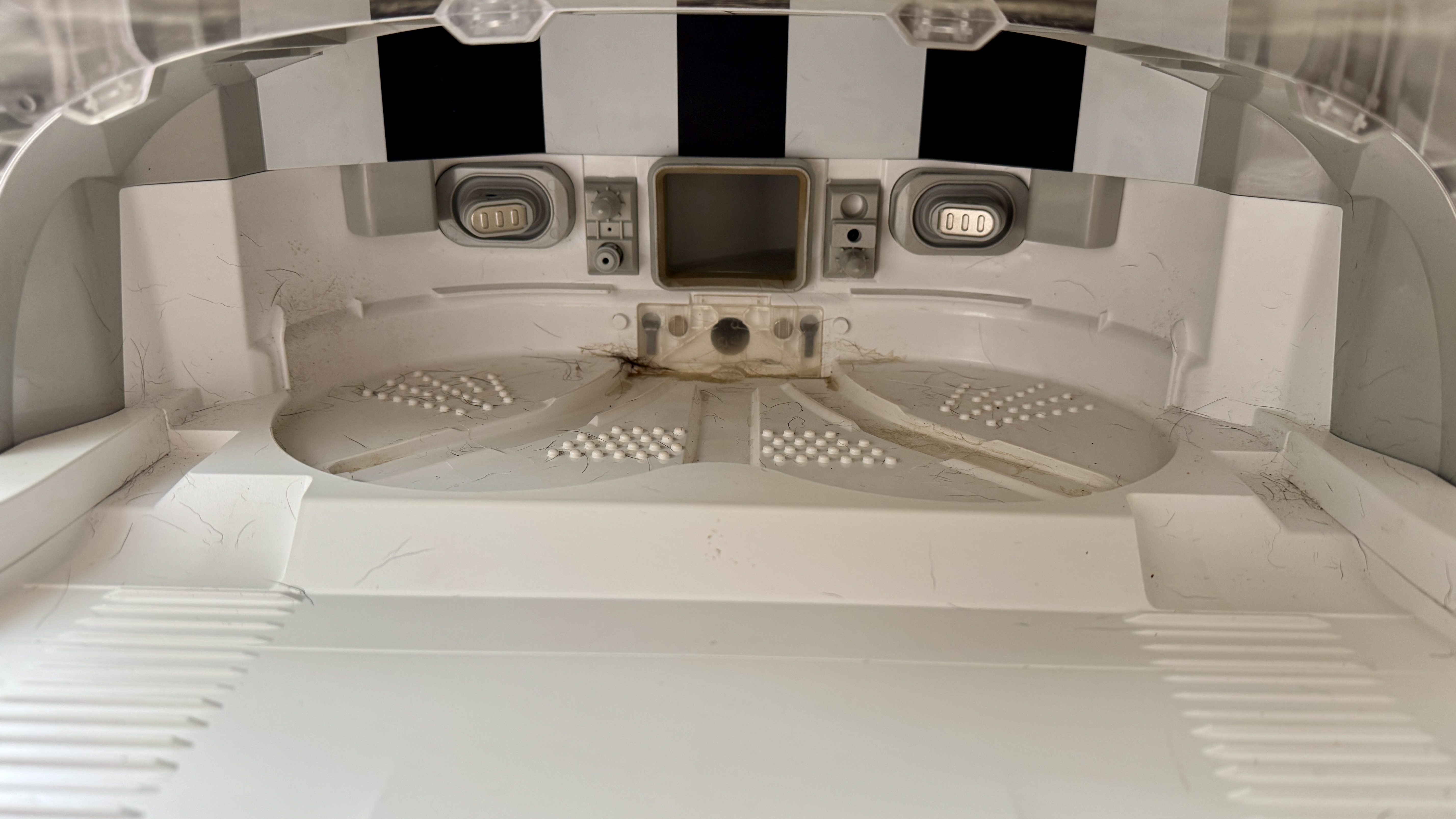 DJI Romo P robot vacuum cleaning base