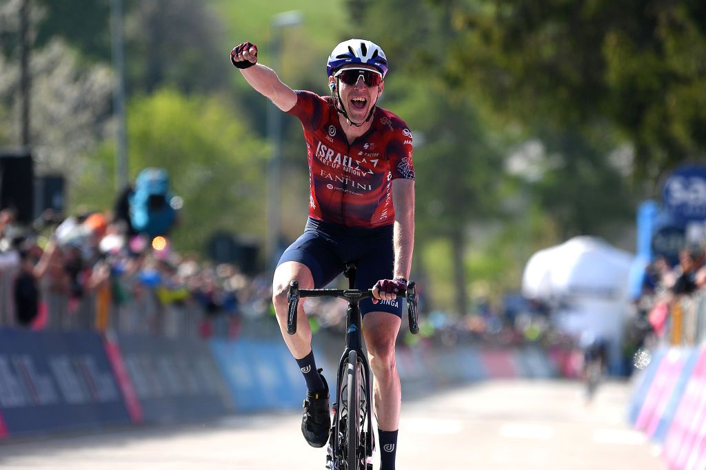 Oldani earns first professional win, López keeps Giro lead