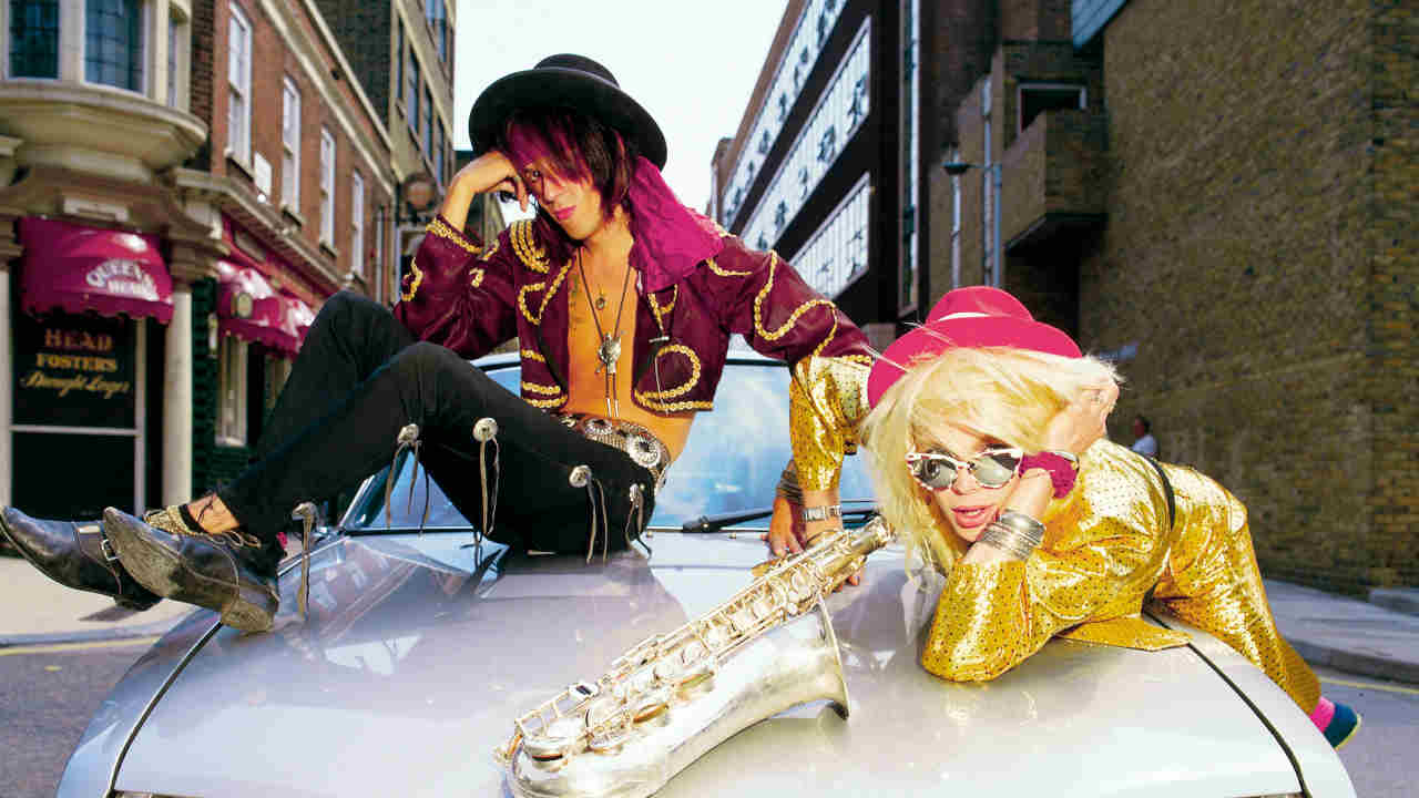 Hanoi Rocks’ Andy McCoy and Mike Monroe posing for a photograph in 1984