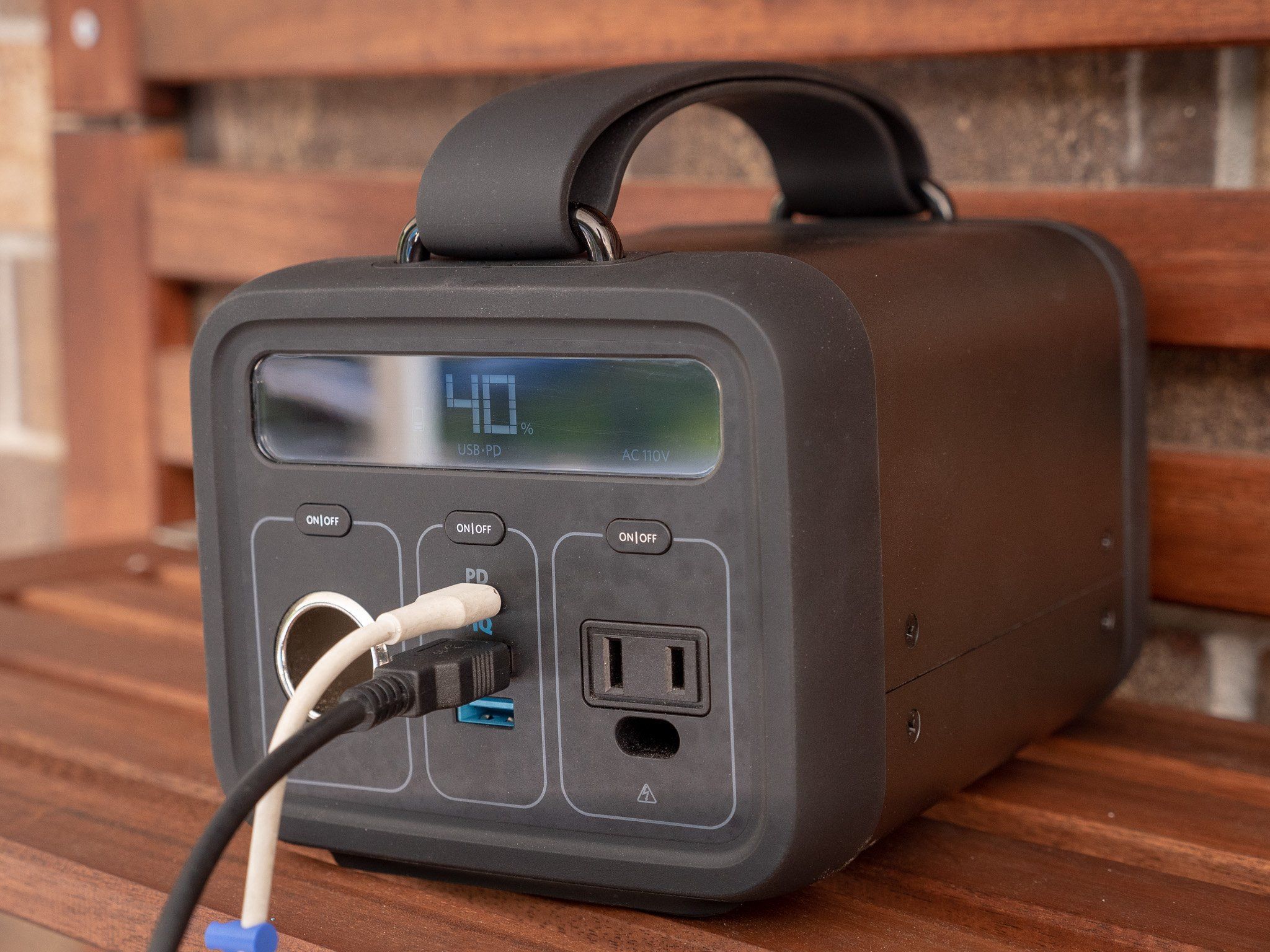 【新品未開封】Anker POWERHOUSE 200 Amazon.co.jp: Anker PowerHouse 200 (ポータブル電源 213Wh