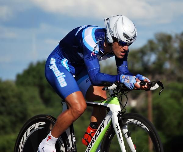 Jorge Giacinti (Argentina) came in second by 8 seconds.