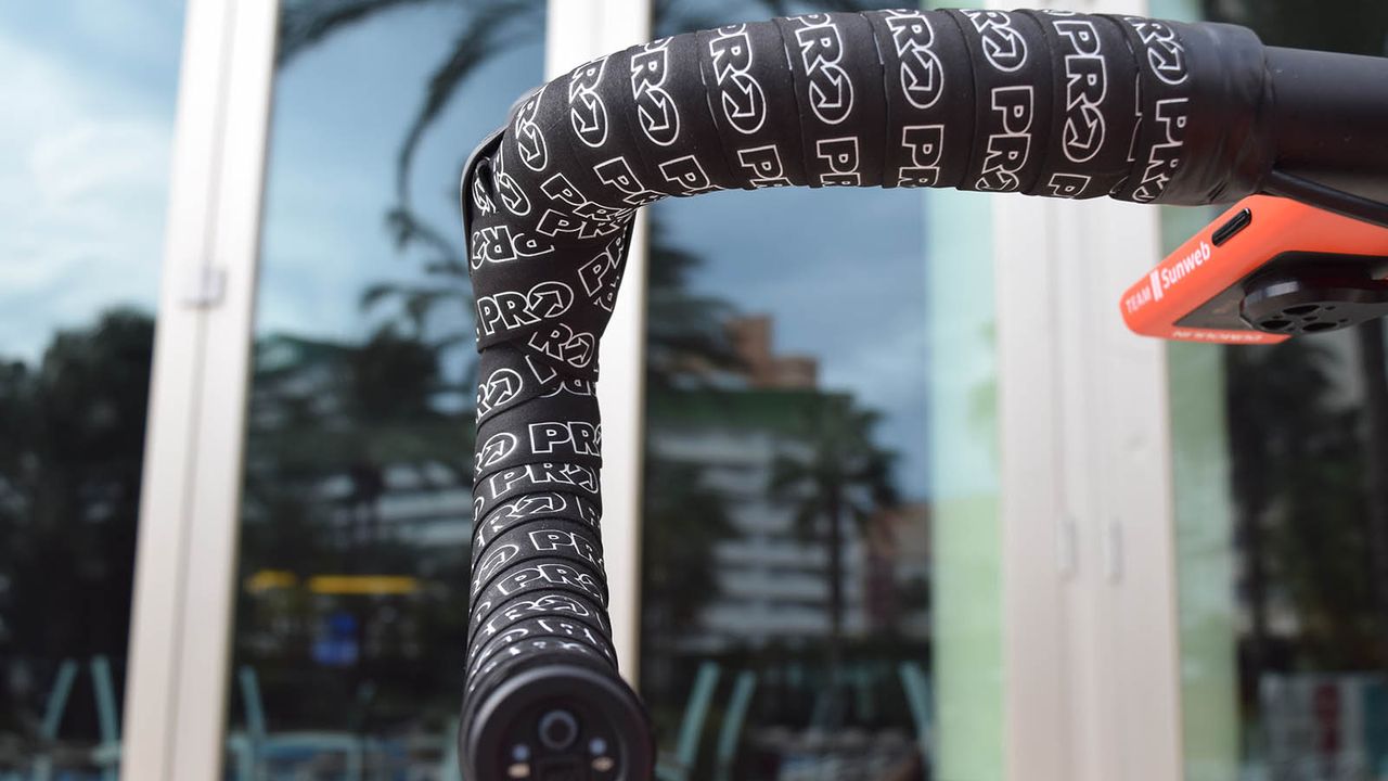 Some neat handlebar taping as you would expect