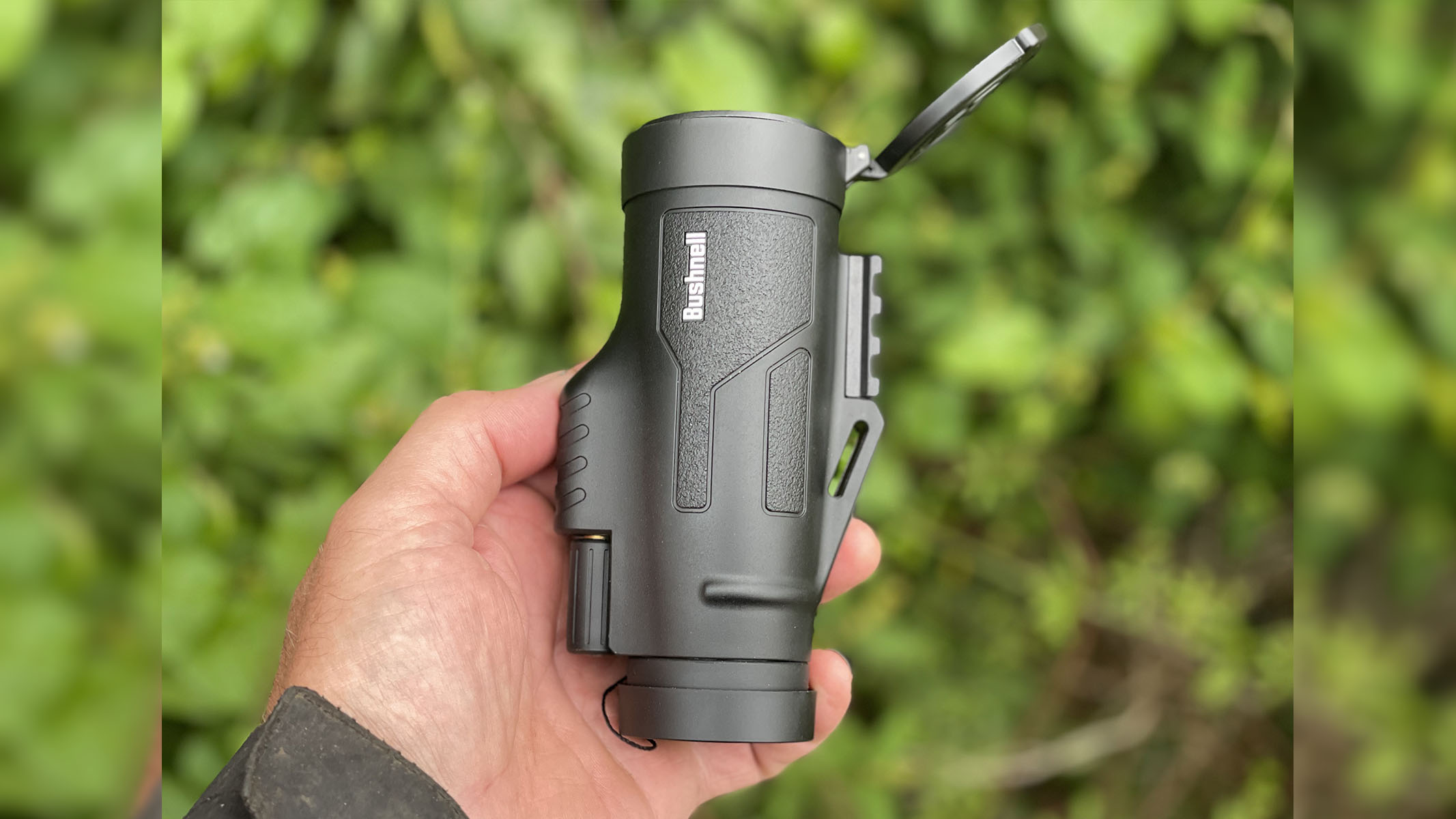 The Bushnell Legend Ultra has an inbuilt Pictinny rail