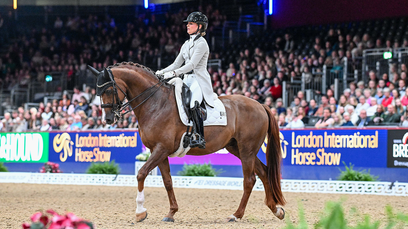 Dinja van Liere riding Hartsuijker in the London dressage freestyle 2024.