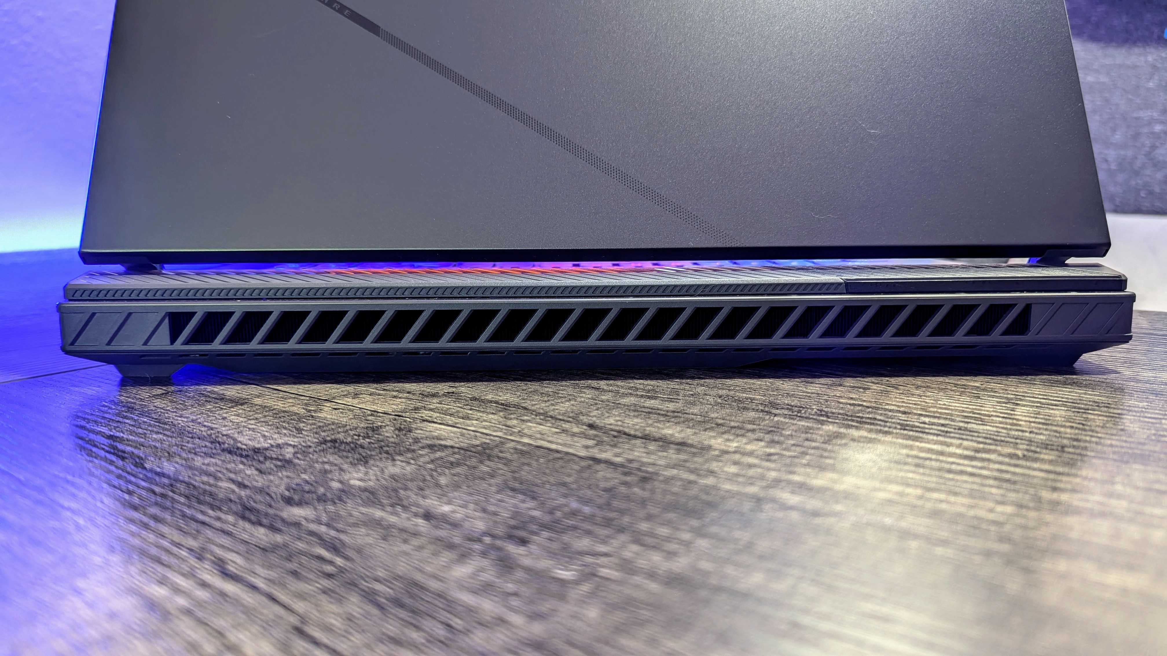 Image of the ASUS ROG Strix G16 (2025, AMD) gaming laptop.