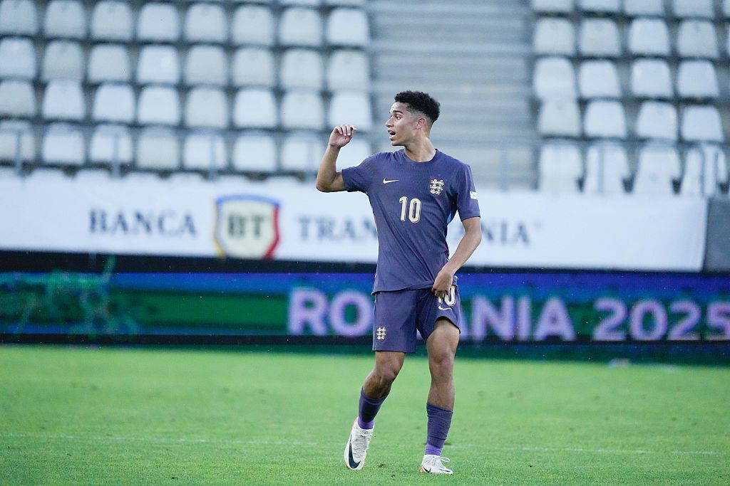 Josh King playing for England's under-19s at the 2025 u19 Euros