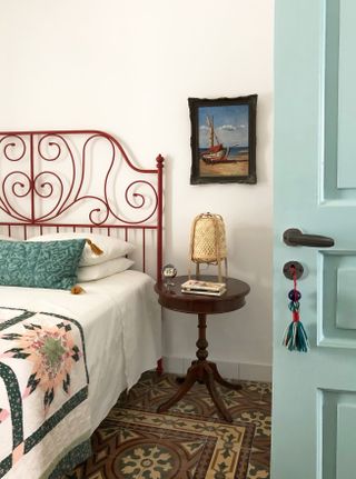 Cozy bedroom by Howark Design