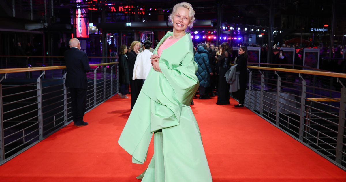 Pamela Anderson Just Made the Case for Pink and Green on the Red Carpet Pamela Anderson Just Made the Case for Pink and Green on the Red Carpet