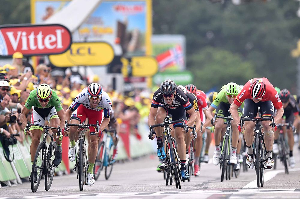 The sprint on stage 15 of the Tour de France