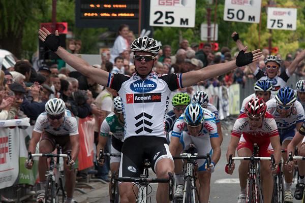 Stefan Van Dijk (Verandas Willems) wins by several bike lengths.